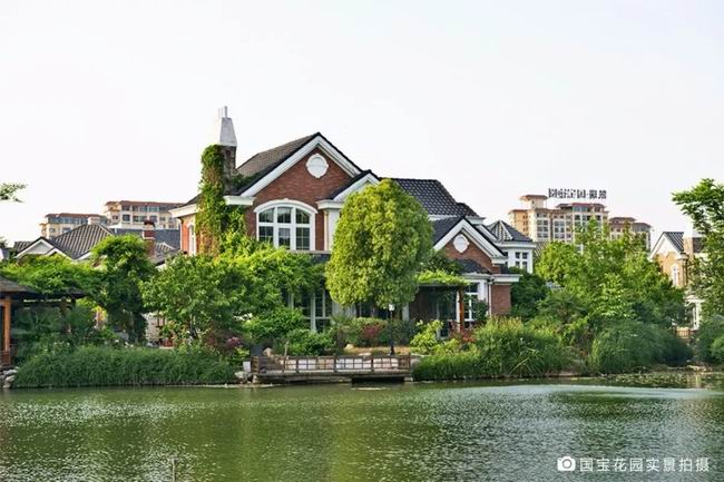 生涯在有湖的地方，，，，，，，，是对人生的浪漫私藏